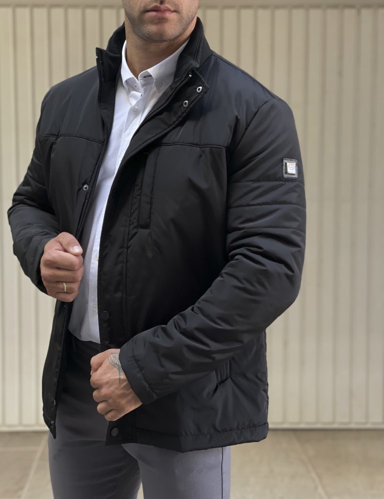 Hi Men Ανδρικό μαύρο μπουφάν με γιακά HM406529